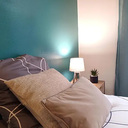 Plein Centre- 90m Cathédrale - 2ch - 4 Couchages - 6 Personnes *