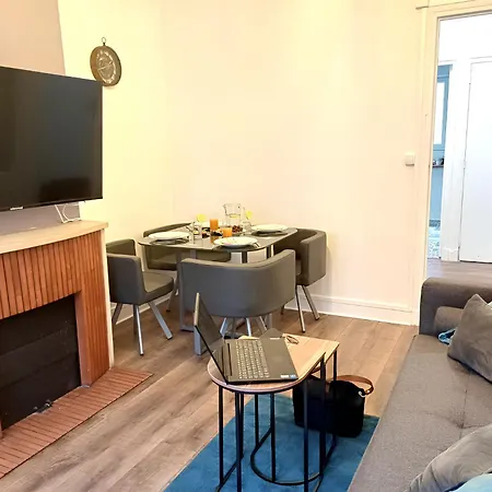 Plein Centre- 90m Cathédrale - 2ch - 4 Couchages - 6 Personnes