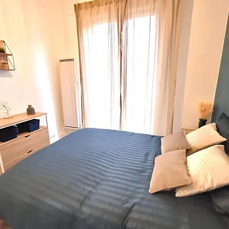 90m Cathedrale - Plein Centre- 2ch - 4 Couchages - 6 Personnes Apartment Amiens